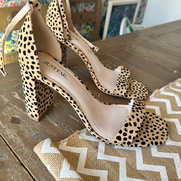 Just Fab leopard heels size 10 - Picture 3 of 5